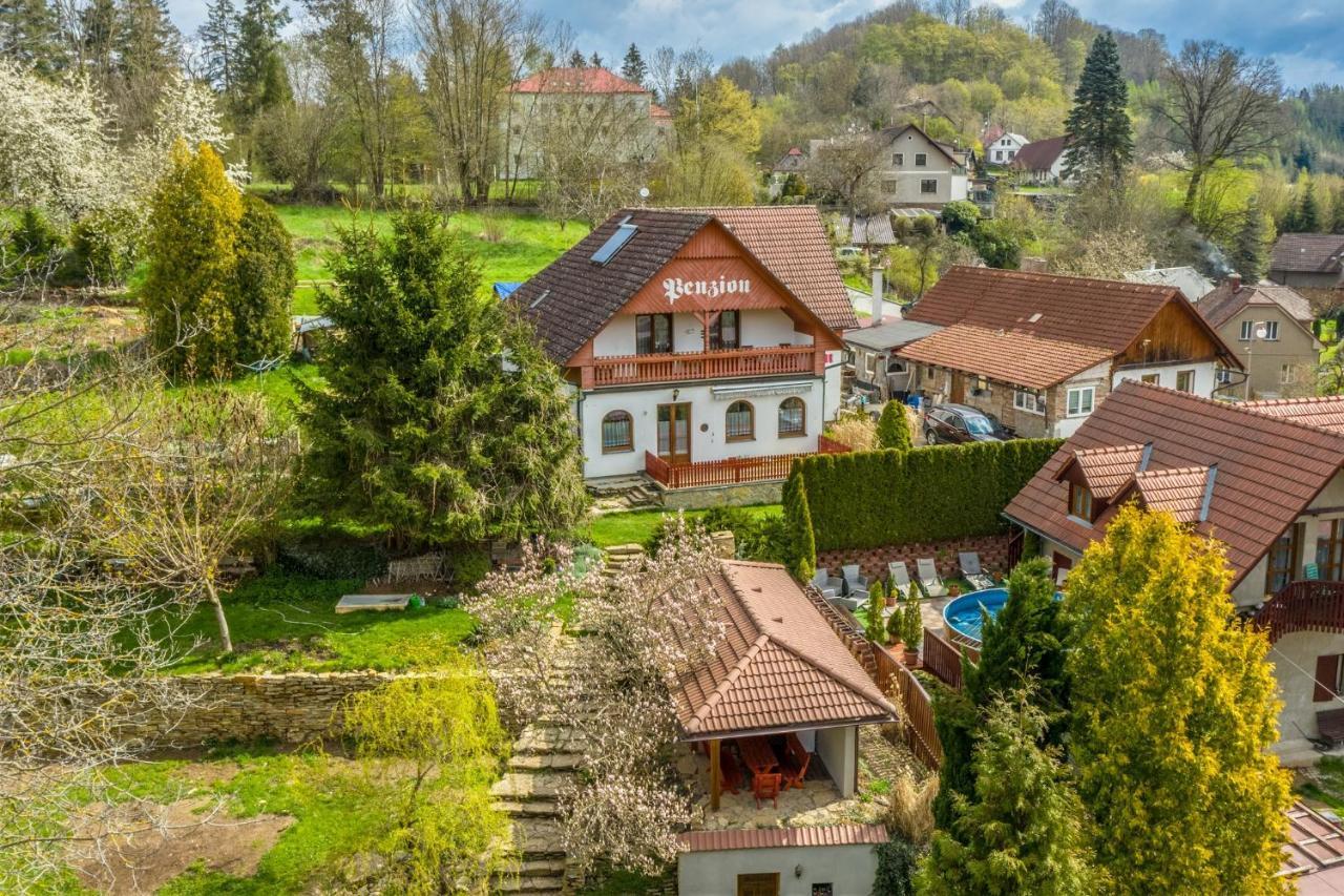 Penzion Na Hradčanech Nové Město nad Metují Esterno foto